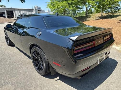 Pitch Black Clearcoat 2016 Dodge Challenger SRT Hellcat