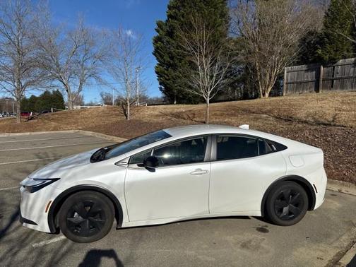 2023 Toyota Prius LE