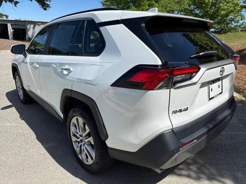 Wind Chill Pearl 2023 Toyota RAV4 Limited