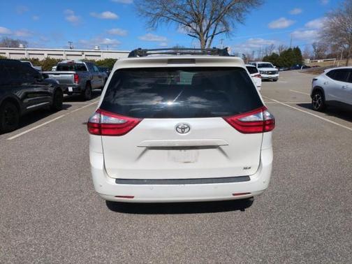 2015 Toyota Sienna XLE