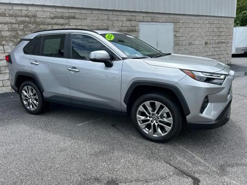 2022 Toyota RAV4 XLE Premium