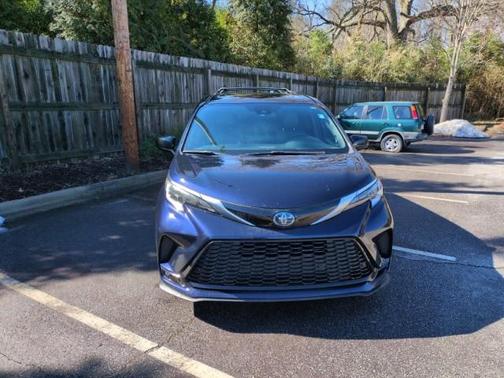 2022 Toyota Sienna XSE 7 Passenger