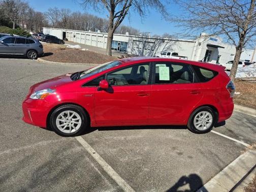 2014 Toyota Prius v Two