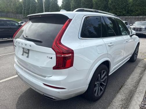 Ice White 2019 Volvo XC90 T6 Momentum