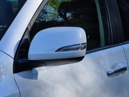 Starfire Pearl 2021 Lexus GX 460 Base