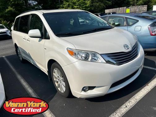 2017 Toyota Sienna XLE