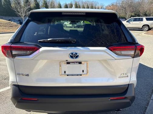 2022 Toyota RAV4 Hybrid XLE Premium