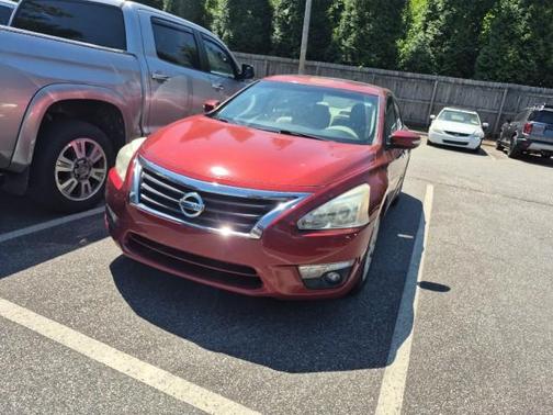 Cayenne Red 2015 Nissan Altima 2.5 SV
