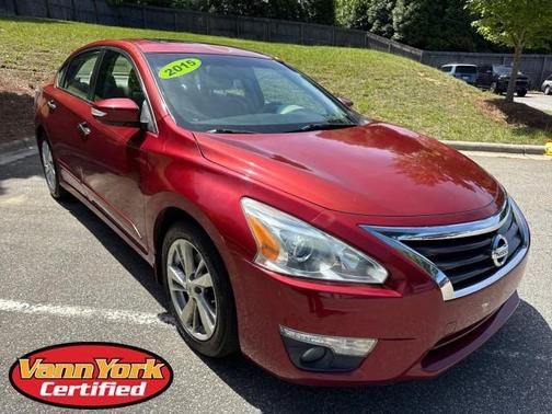 Cayenne Red 2015 Nissan Altima 2.5 SV