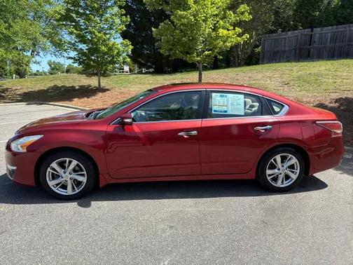 Cayenne Red 2015 Nissan Altima 2.5 SV