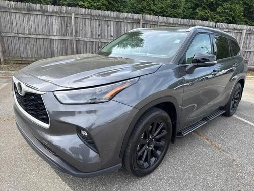 Blue 2022 Toyota Highlander XLE