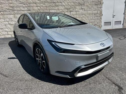 2026 Toyota Prius Plug-In Hybrid SE