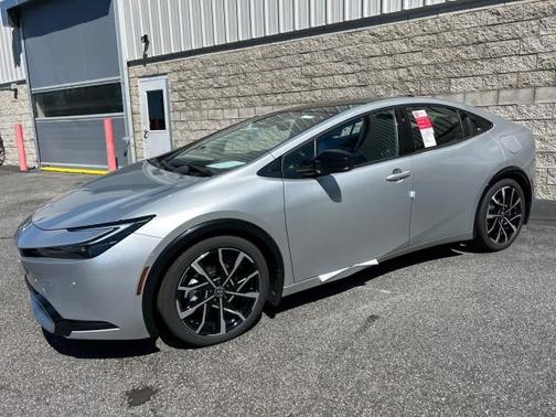 2026 Toyota Prius Plug-In Hybrid SE