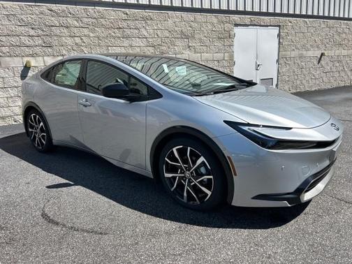 2026 Toyota Prius Plug-In Hybrid SE