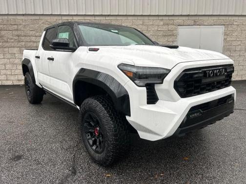2025 Toyota Tacoma Hybrid TRD Sport