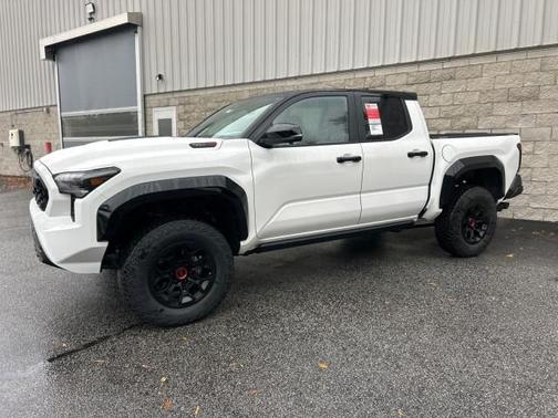 2025 Toyota Tacoma Hybrid TRD Sport