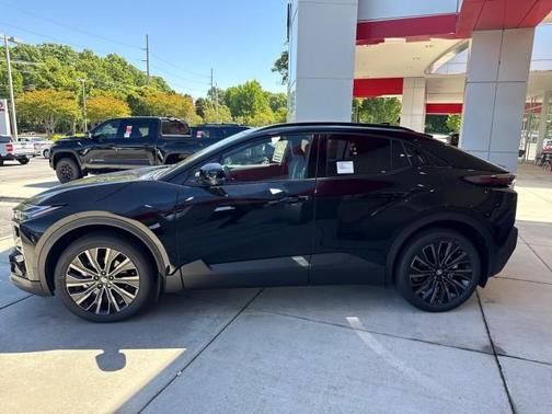 Midnight Black Metallic 2026 Toyota C-HR XSE