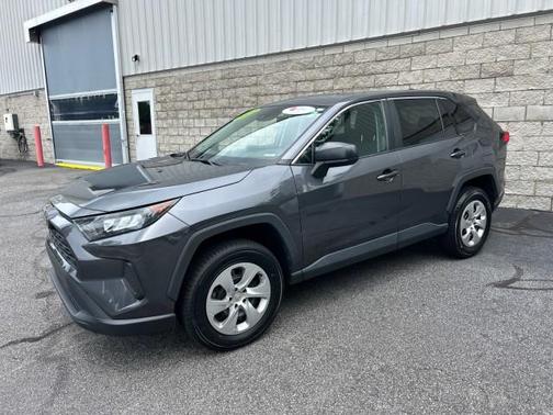 2022 Toyota RAV4 LE