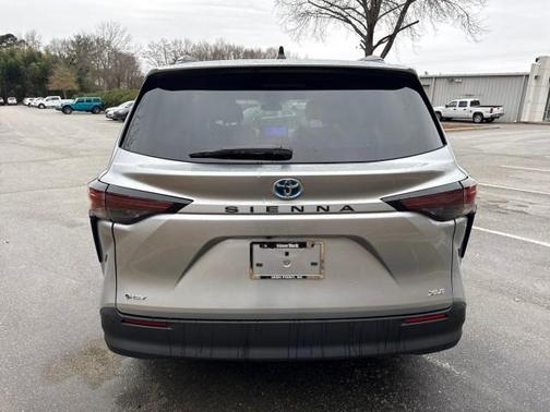 2025 Toyota Sienna XLE