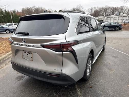 2025 Toyota Sienna XLE