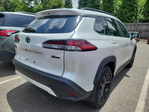 Wind Chill Pearl 2026 Toyota Corolla Cross LE