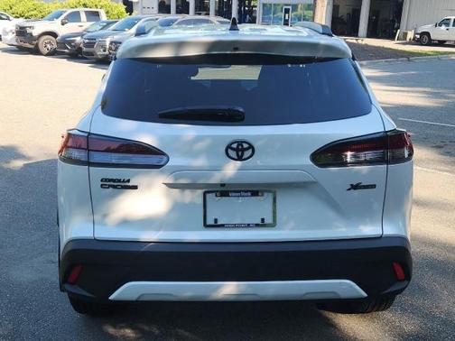 Wind Chill Pearl 2026 Toyota Corolla Cross LE