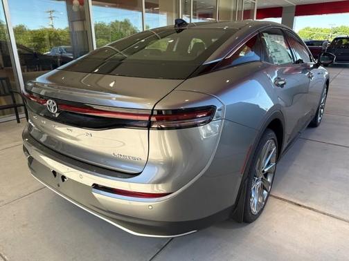 Metal 2026 Toyota Crown XLE