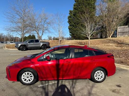 2019 Toyota Prius LE