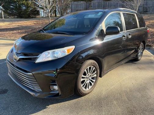 2019 Toyota Sienna XLE