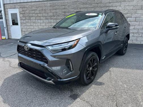 2025 Toyota RAV4 Hybrid SE
