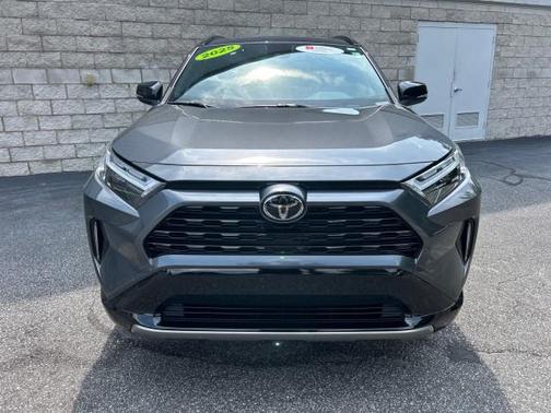 2025 Toyota RAV4 Hybrid SE