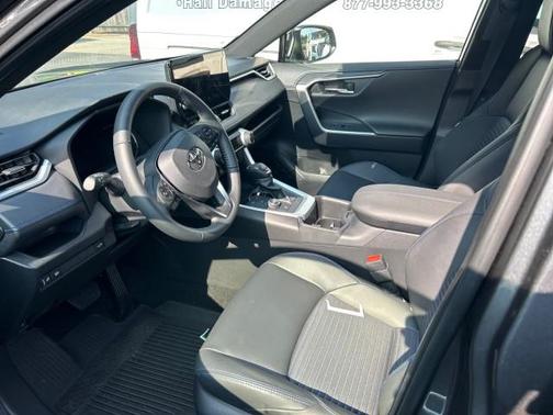 2025 Toyota RAV4 Hybrid SE
