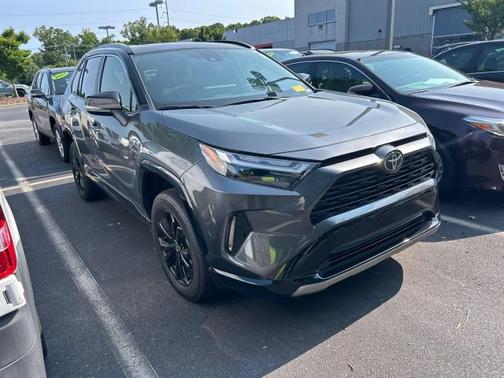 2025 Toyota RAV4 Hybrid SE