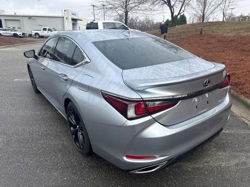 2023 Lexus ES 350 F SPORT Handling