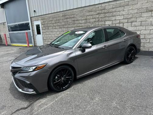 2024 Toyota Camry Hybrid SE