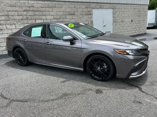 2024 Toyota Camry Hybrid SE