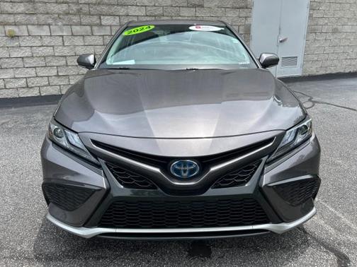 2024 Toyota Camry Hybrid SE