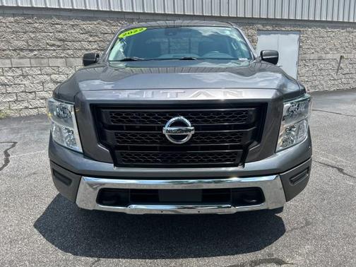 2022 Nissan Titan SV