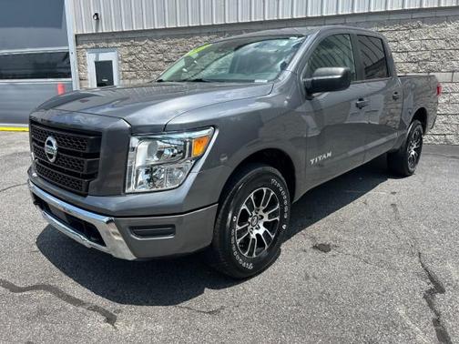 2022 Nissan Titan SV