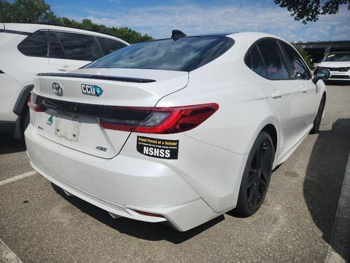 Wind Chill Pearl 2025 Toyota Camry XSE