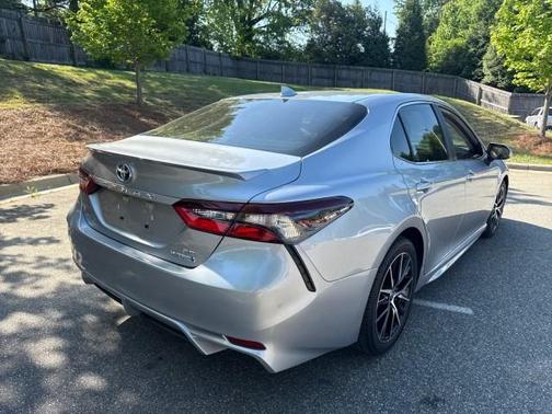 Celestial Silver Metallic 2022 Toyota Camry Hybrid SE