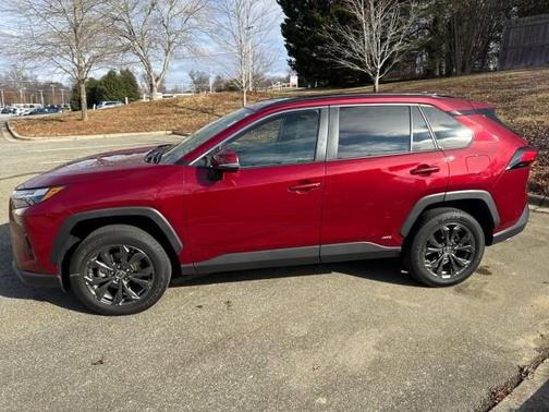 2023 Toyota RAV4 Hybrid XLE Premium