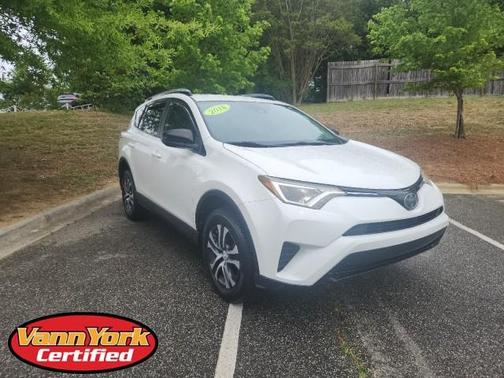 Super White 2018 Toyota RAV4 LE