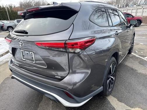 2022 Toyota Highlander XSE