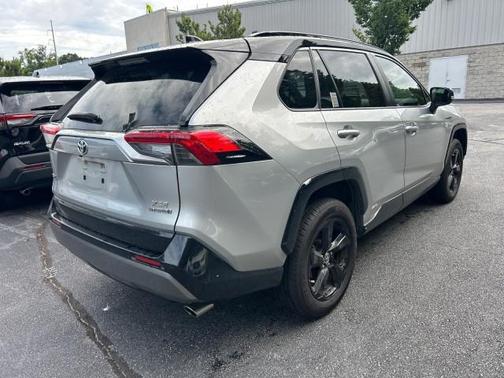 2020 Toyota RAV4 Hybrid SE