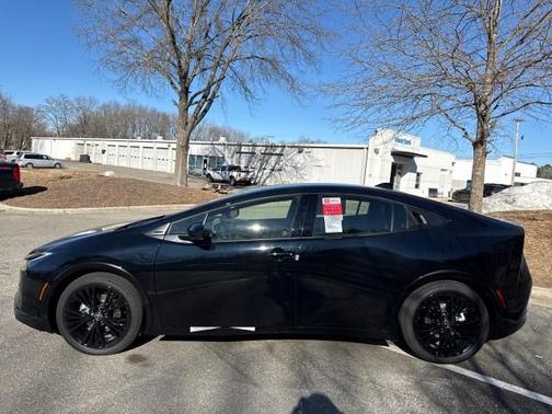 2026 Toyota Prius Plug-In Hybrid SE