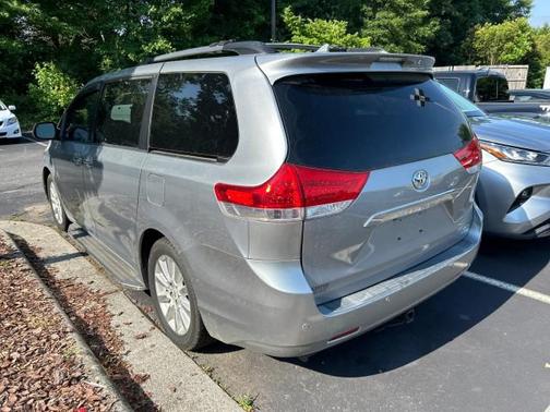 2011 Toyota Sienna XLE