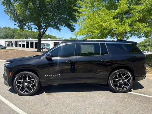 Mosaic Black Metallic 2025 Chevrolet Traverse High Country