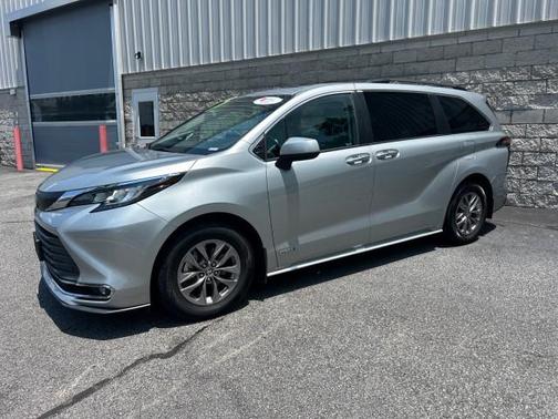 2021 Toyota Sienna XLE 7 Passenger