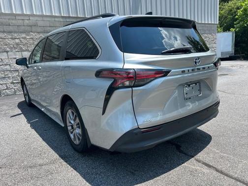 2021 Toyota Sienna XLE 7 Passenger